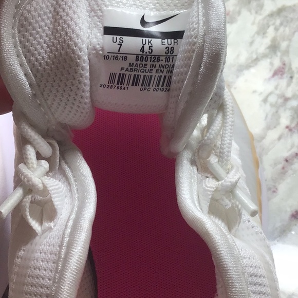 SOLD!! Nike Air Maxis 💛 size 7 💛 —NWT! - Picture 9 of 15